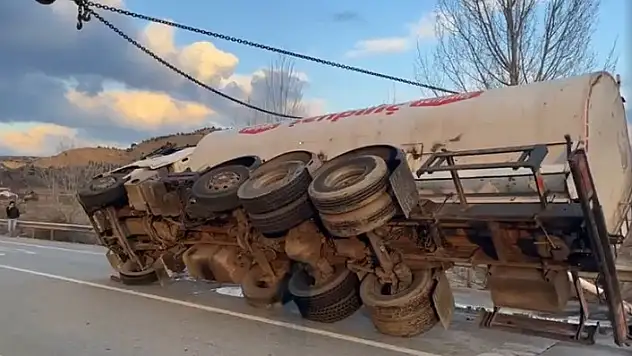 TANKER DEVRİLDİ