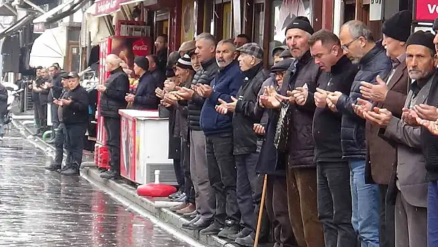 Kar Yağışına Rağmen Gelenek Bozulmadı