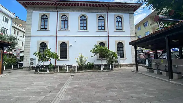 Tarihi Tevfikiye Camii Yenilenen Haliyle İbadete Açıldı
