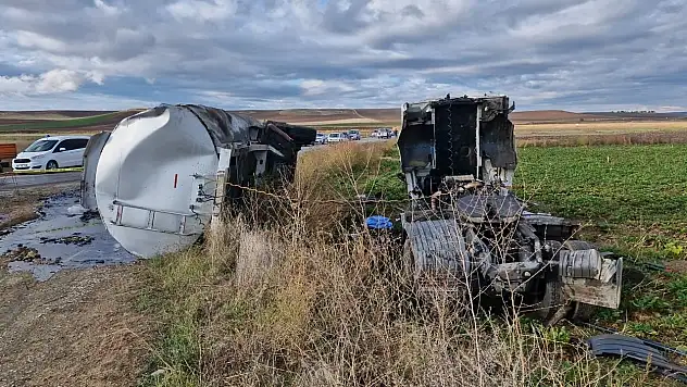 Minibüs İle Tanker Çarpıştı: 1 Ölü 17 Yaralı