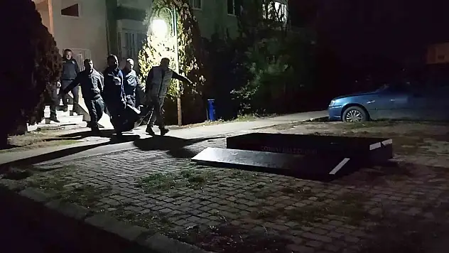 Tartıştığı Arkadaşını Bıçaklayarak Öldürdü