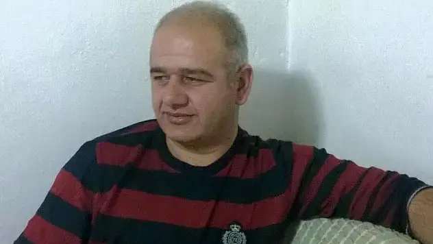 Taş ocağında kafasına kaya düştü