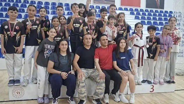 Taşbacaspor, Minikler Taekwondo İl Seçmelerinde Takım Halinde Şampiyon Oldu