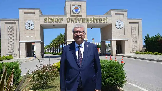 Taşdemir'den Tercih Çağrısı: 'Sinop Hem Huzurlu Şehir Hem Güçlü Üniversite'