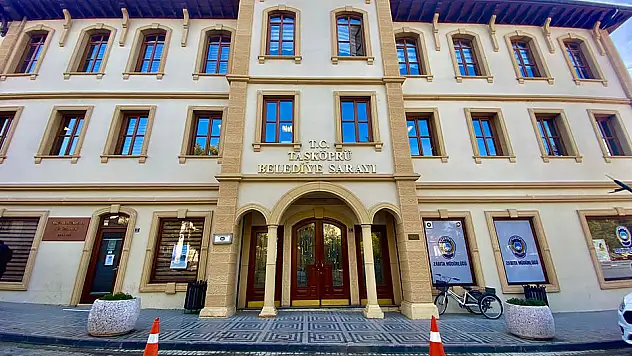 Taşköprü Belediyesi'nden işçi maaşlarına zam