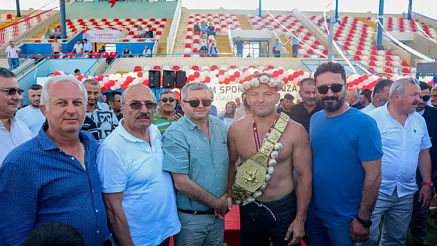 Taşköprü'de Altın Kemer İsmail Balaban'ın Oldu
