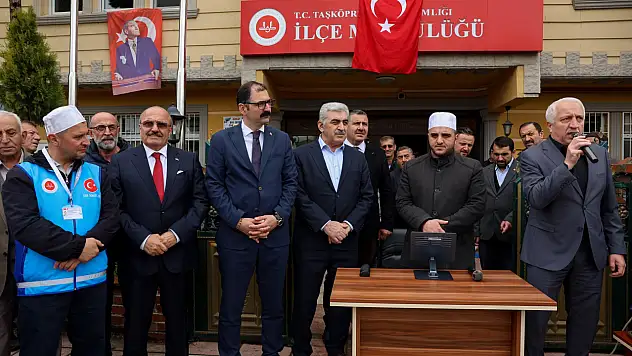 Taşköprü'de Hacı Adayları Dualarla Uğurlandı