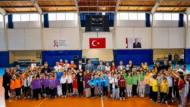 Taşköprü'de İlkokul Fiziksel Etkinlik Oyunları Ödül Töreni Gerçekleştirildi