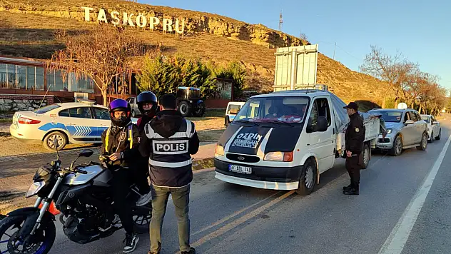 Taşköprü'de Trafik Denetimleri Hız Kesmeden Devam Ediyor