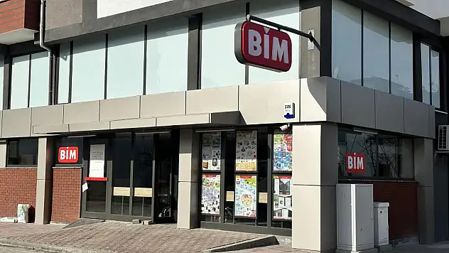 Taşköprü'de BİM'in iki mağazasına mühür