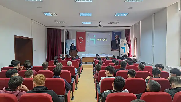 Taşmektep'te Meslek Tanıtım Günü Düzenlendi