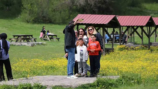 Tatilciler güzel havanın tadını Aban'ta çıkardı