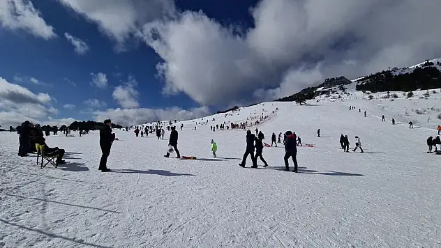 Tatilin Son Günlerini Kayak Yaparak Geçirdiler