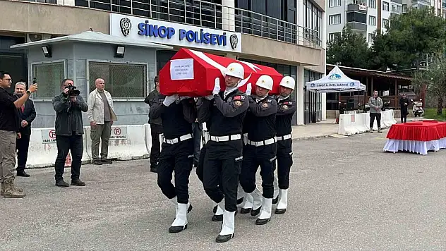 Tekne kazasında hayatını kaybeden polis memuru için tören düzenlendi