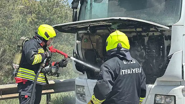 Alev Alan Tır, Erken Müdahaleyle Söndürüldü