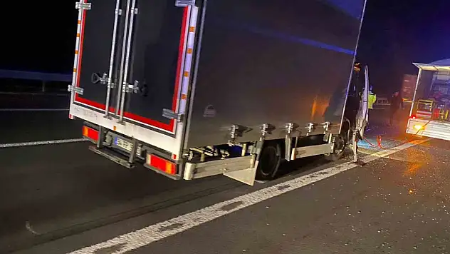 Bolu TEM'de Kamyon ile Kamyonet Çarpıştı: 1 Yaralı