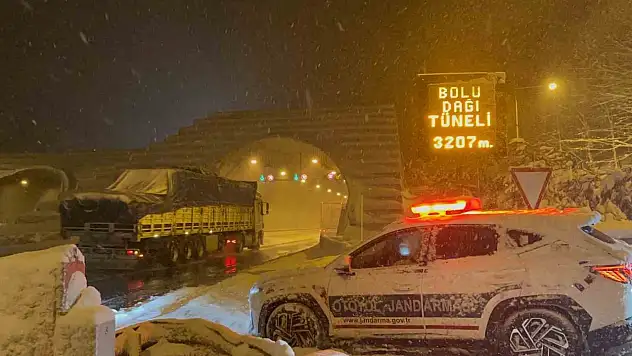 TEM'in Bolu Dağı Tüneli Geçişinde Kar Etkisini Azalttı