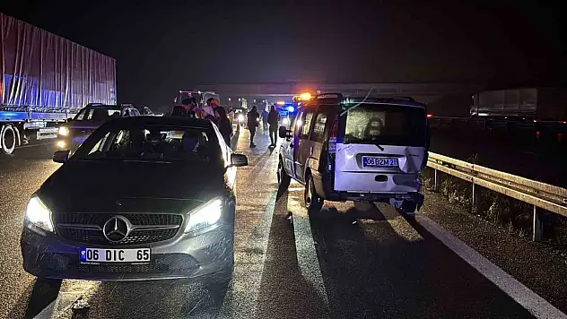 TEM'in Bolu Geçişinde 3 Araç Çarpıştı: 7 Yaralı