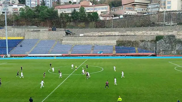 Zonguldak'ta Puanlar Bölüşüldü: Zonguldakspor 1-1 Kırklarelispor