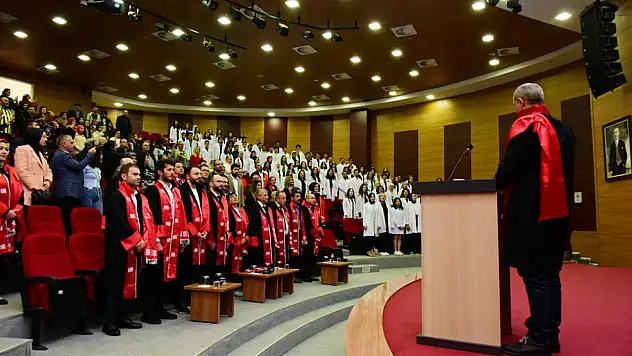Tıp Fakültesi'nde beyaz önlük giyme heyecanı