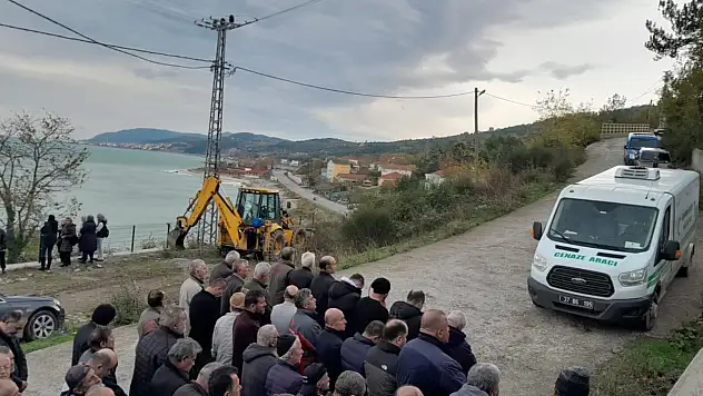Tır Çarpması Sonucu Ölen Yaşlı Adam Toprağa Verildi