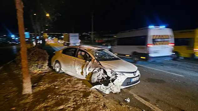 Tırla Çarpışan Otomobilin Sürücüsü Yaralandı