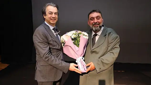 Tiyatro Oyunu 'Firavunla Yüz Yüze' BEUN'da Sanatseverlerle Buluştu