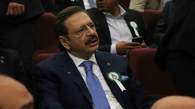 TOBB Başkanı Hisarcıklıoğlu: 'Babanın oğula kefil olmadığı yerde biz kefil oluyoruz'