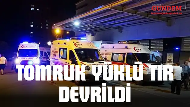 Tomruk Yüklü Tır Devrildi