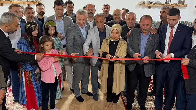 Tosya'da Köy Derneği Ve Kütüphanesi Açıldı