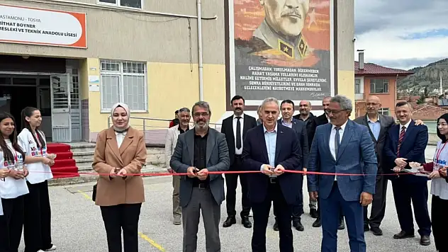 Tosya'da Tübitak 4006-B Bilim Fuarı Açıldı