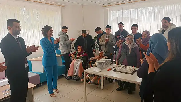 Tosya Huzurevinde Gönüllere Dokunan Ziyaret