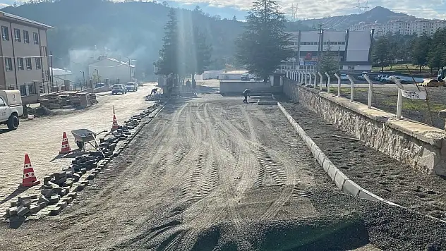 Tosya'nın Her Köşesinde Çalışmalar Sürüyor