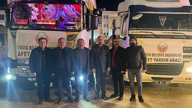 Tosya'dan deprem bölgesine 50 TIR'lık yardım