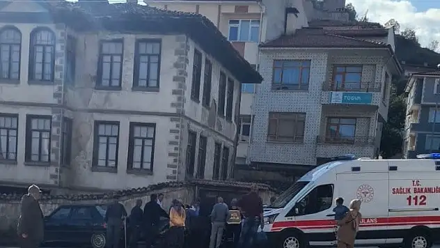 Traktör lastiği yayaya çarptı