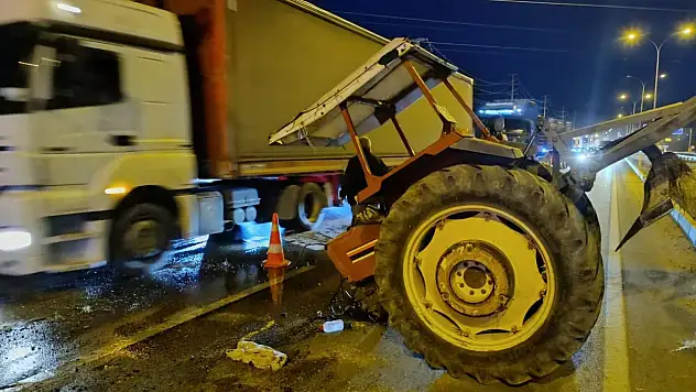 Traktörün ortadan ikiye bölündüğü kazada 5 kişi yaralandı