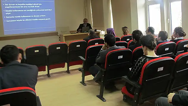 TÜİK'e bağımlılık yapan maddeler anlatıldı