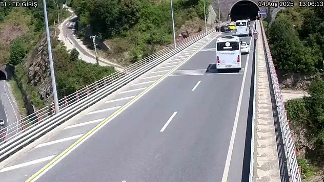 Halk Otobüsü Kazaya Yol Açtı