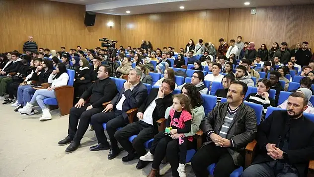 Turizm Öğrencilerine 'Mesleğimiz Turizm' Semineri