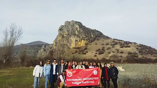 Kü Öğrencileri Doğa Kamplarını Sürdürüyor