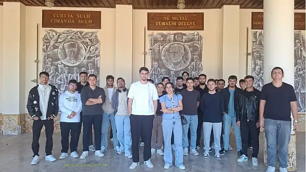 Turizm Rehberliği Öğrencileri Rehberlik Görevini Üstlendi