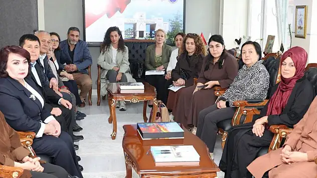 Türk dünyası akademisyenleri Sinop'ta
