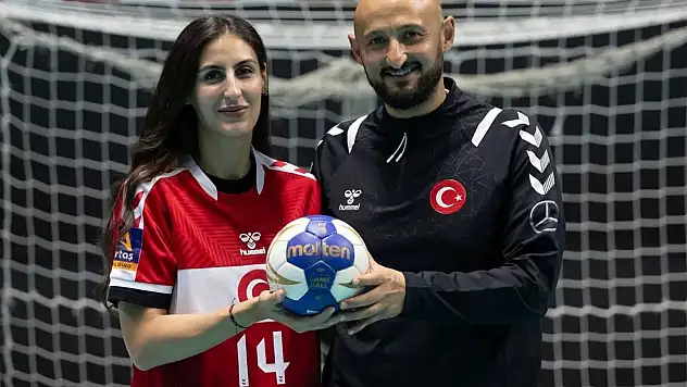 Türk Hentbolunun Sporcu Aileleri: 'Sahada Da Hayatta Da Birlikte'