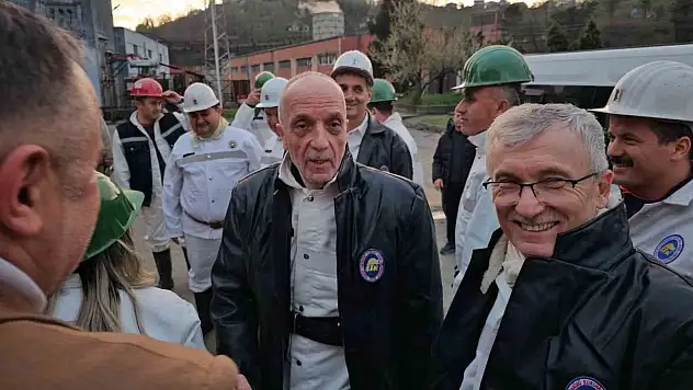 Türk-İş Başkanı Atalay, Madencilerle Yerin 600 Metre Altında Oruç Açtı