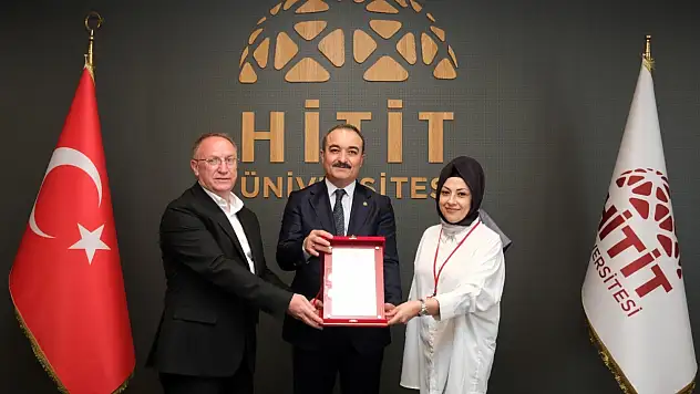 Türk Kızılaydan Hitit Üniversitesine Gümüş Madalya