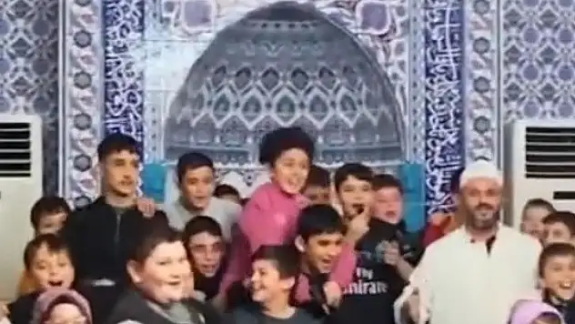 Türkeli'de Minikler, İlahi Akımına Katıldı