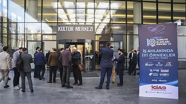 Türkiye İş Ahlakı Zirvesi Başladı