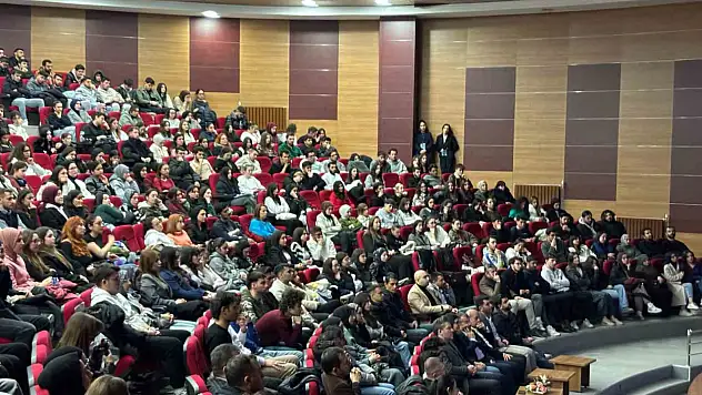 Türkiye'nin İlk Deneyimsel Test Pilotu Öğrencilerle Buluştu