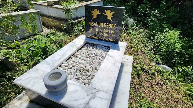 Nisanur Bebeğin Mezarındaki Yazı Duygulandırdı