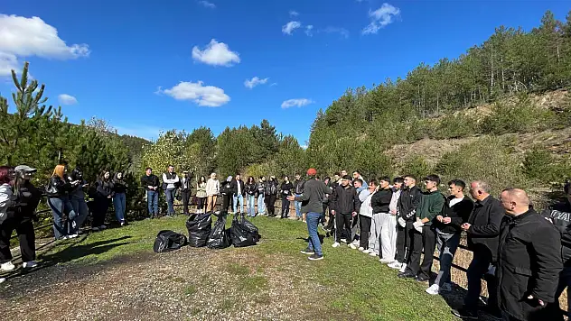 Tuzaklı Göleti'nde Çevre Temizliği Yapıldı
